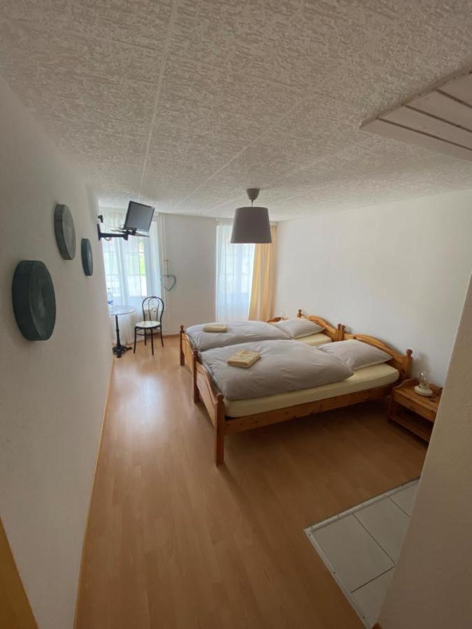 Hotel-Restaurant Des 3 Coeurs Vaulion Extérieur photo